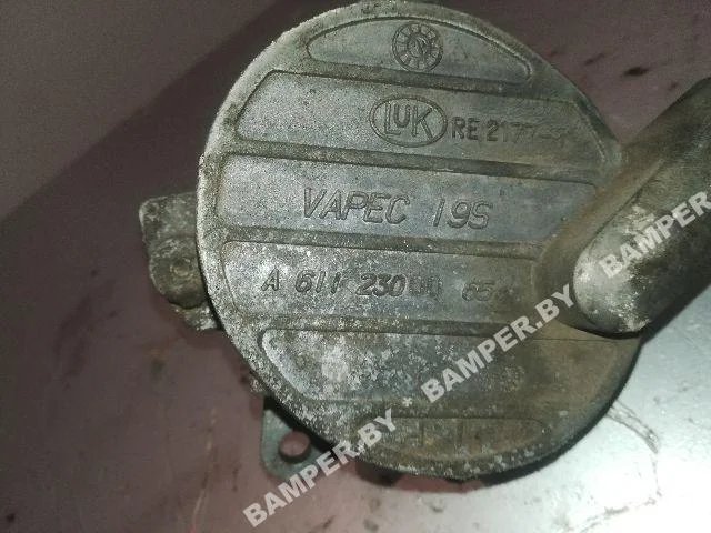 Насос вакуумный к Mercedes C, 2002 г.