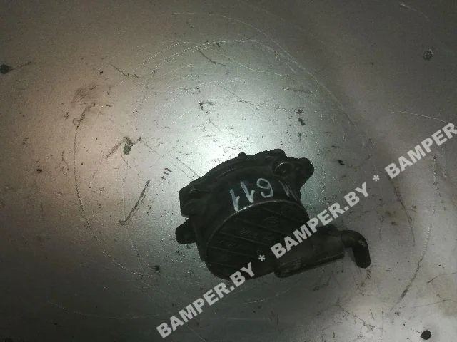 Насос вакуумный к Mercedes C, 2002 г.