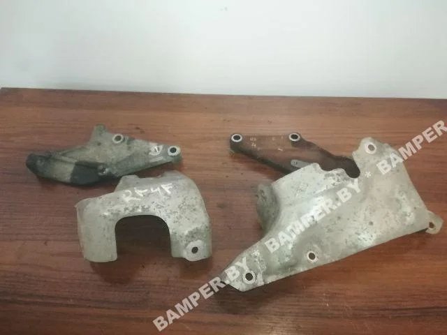 Кронштейн двигателя к Mazda 626, 2001 г.