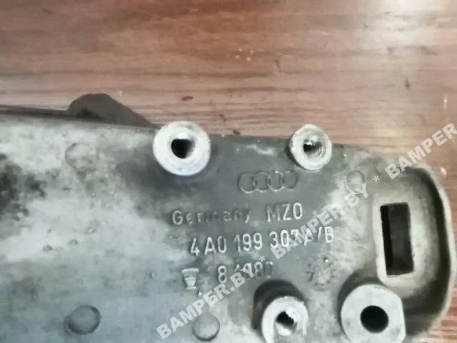 Кронштейн двигателя к Audi A6, 1995 г.