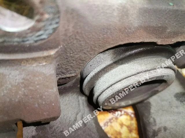 Суппорт передний левый к Renault Laguna, 2004 г.