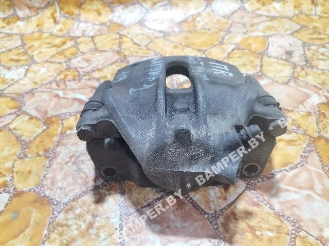 Суппорт передний правый к Renault Laguna 1, 1999 г.