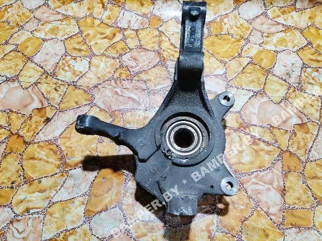 Кулак поворотный левый к Renault Laguna 2, 2004 г.