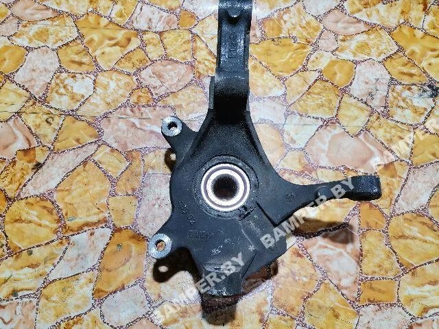 Кулак поворотный правый к Renault Laguna 2, 2004 г.