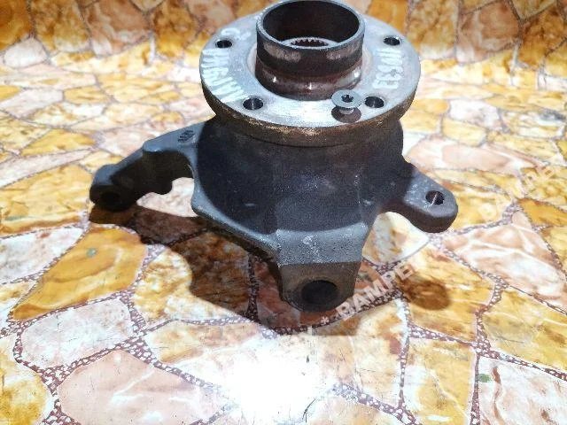 Кулак поворотный правый к Renault Laguna 2, 2004 г.