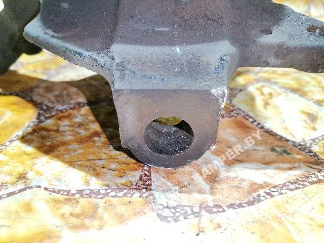 Кулак поворотный правый к Renault Laguna 2, 2004 г.