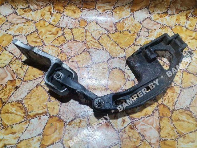 Подушка крепления двигателя к Opel Sintra, 1999 г.
