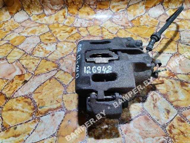Суппорт передний правый к Peugeot 806, 2000 г.