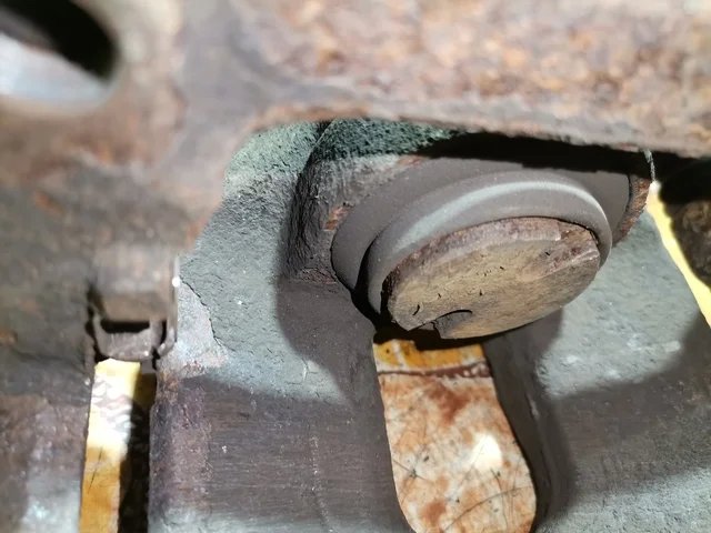 Суппорт задний правый к Volkswagen Crafter 2, 2018 г.