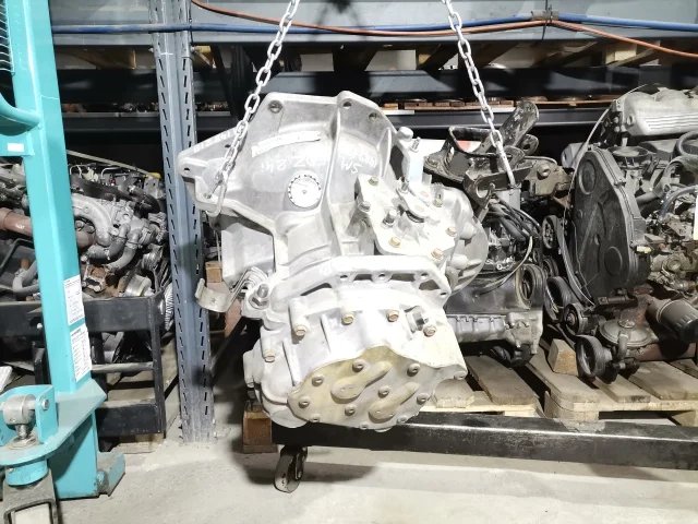 КПП механическая (МКПП) к Chrysler Voyager, 2002 г.