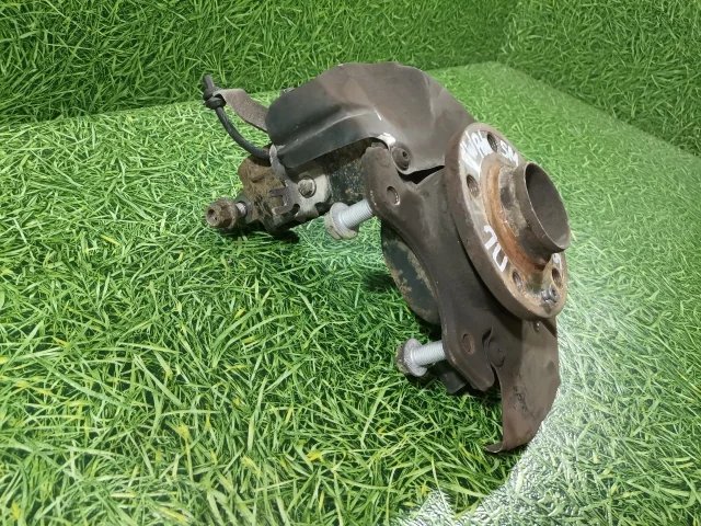 Кулак поворотный левый к Skoda Rapid, 2011 г.
