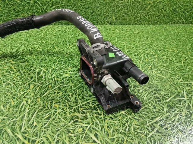Фланец (тройник) системы охлаждения к Volvo V50, 2011 г.