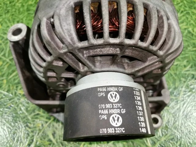 Генератор к Volkswagen Touareg, 2004 г.