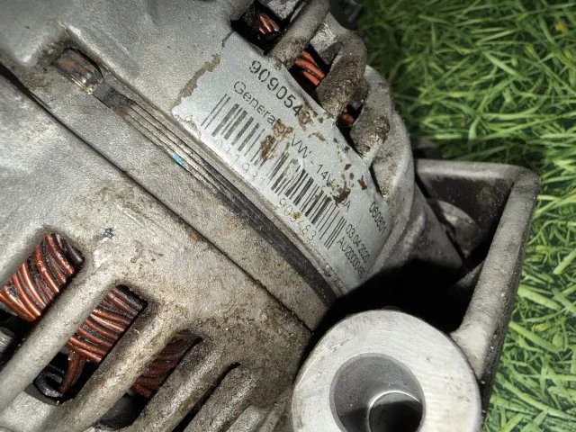 Генератор к Volkswagen Transporter, 2005 г.