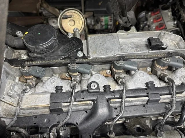 Двигатель к Mercedes Vito, 2004 г.