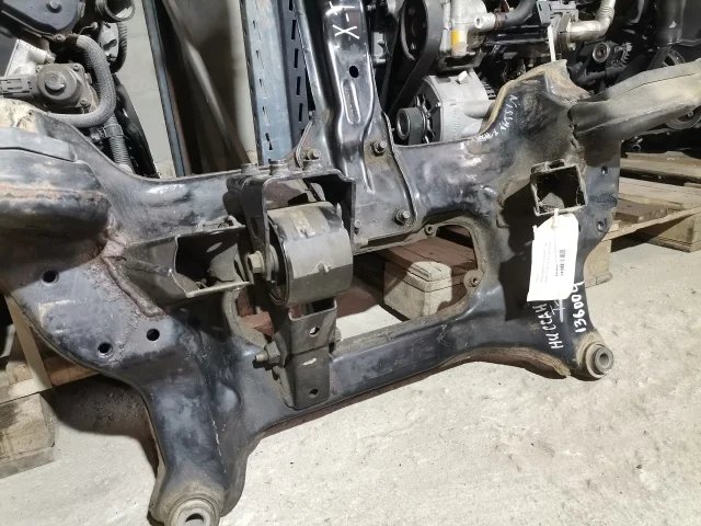 Балка подвески передняя (подрамник) к Nissan X-Trail, 2006 г.